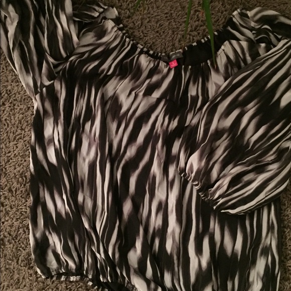 Super comfortable Silky like Blouse ✨ - Picture 2 of 2